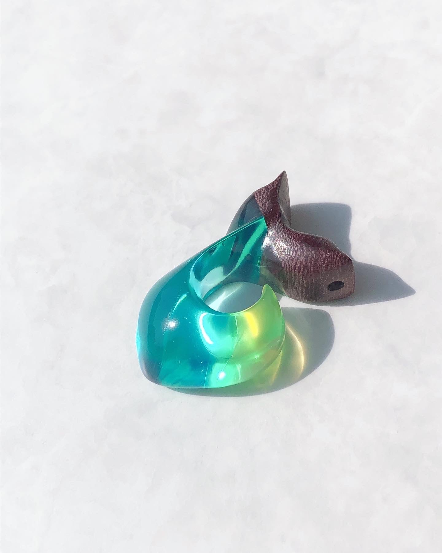 ウッドレジンのネックレス