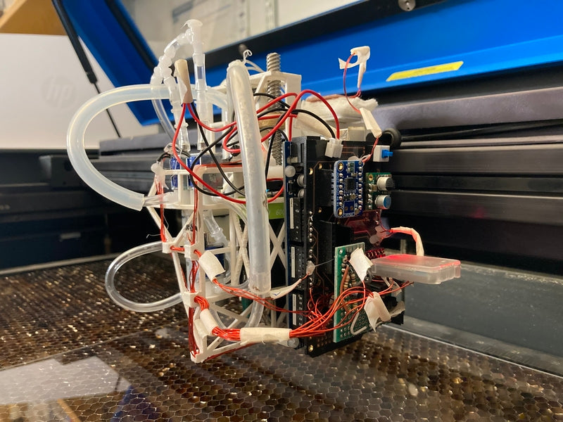 クリックだけでドローンを出力? 複雑な機械をまるっと3Dプリントする「Laser Factory」が爆誕
