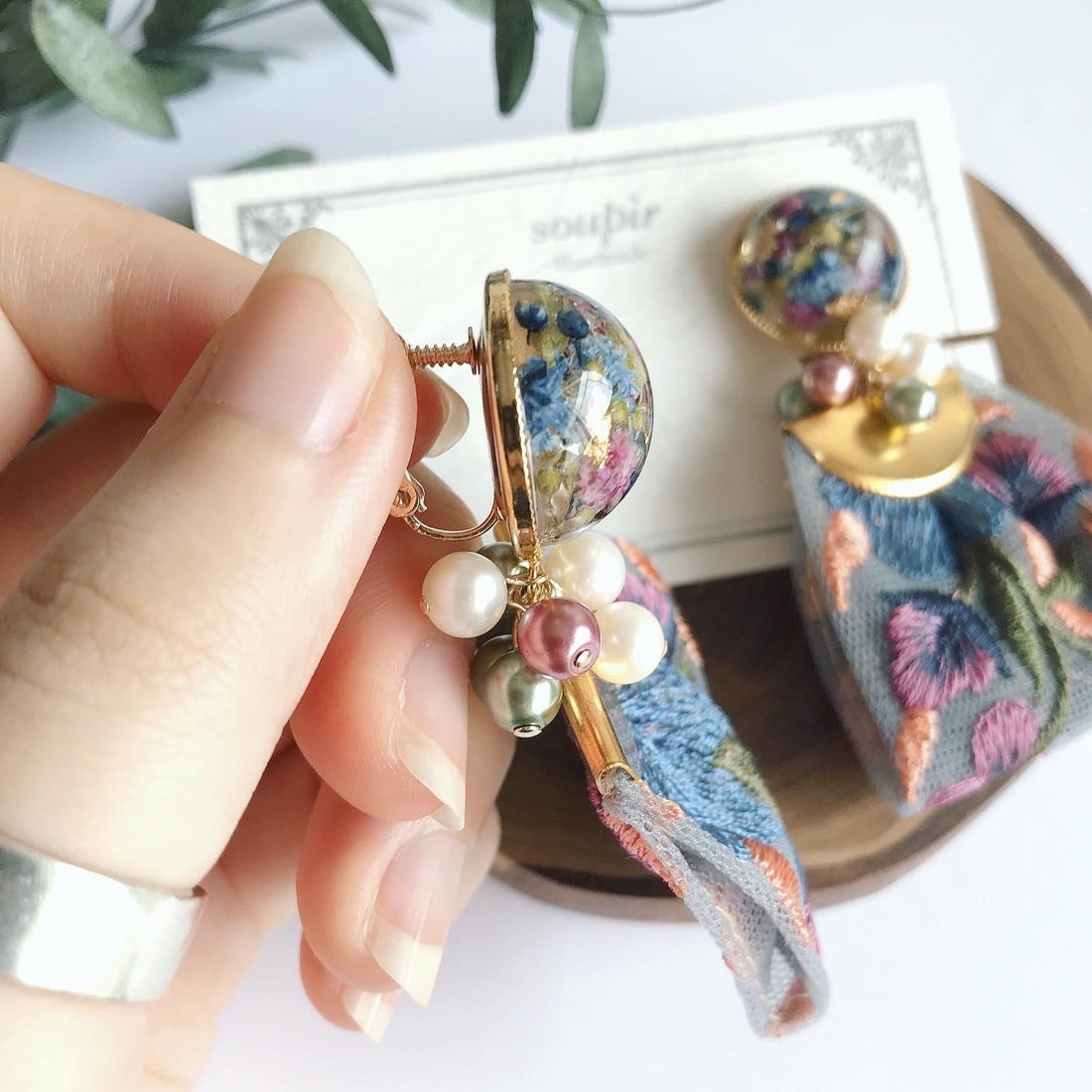 大ぶりチュールインド刺繍リボンタッセルイヤリング/ピアス