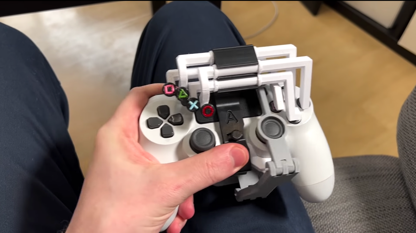 片手だけで操作可能なPS5の改造コントローラーが話題に｜3Dプリンターを使ったMODの世界