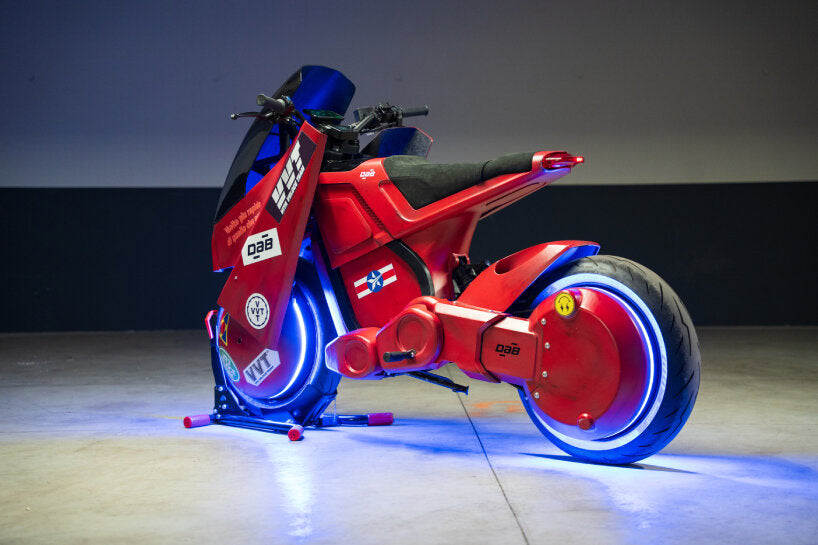 あの『アキラ』のバイクが現実に！？ DAB Motors×VVTによる近未来3Dプリント電動バイクが話題